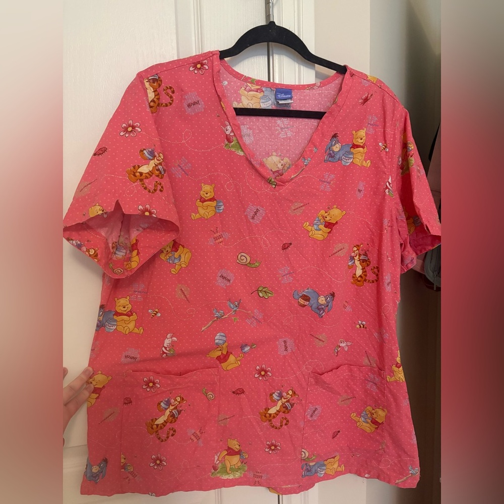 Disney Winnie the Pooh scrub top women’s xl